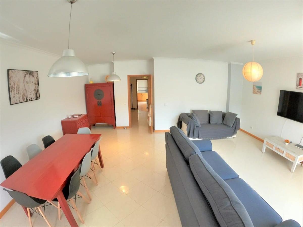 Algarve Modern T1 With Balcony In Appartement