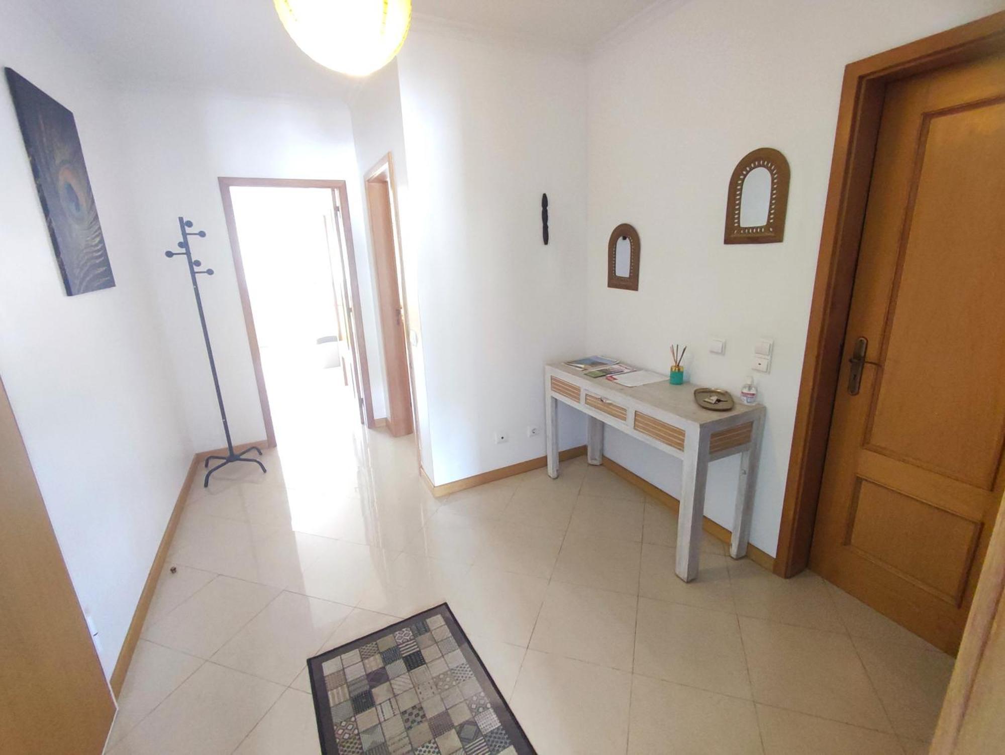 Algarve Modern T1 With Balcony In Appartement Albufeira
